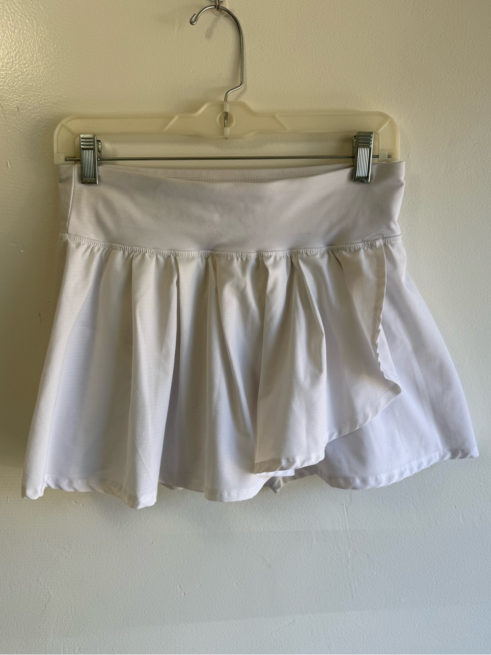 JoyLab Preppy White Athletic Mini Skirt with Built in Shorts size Medium